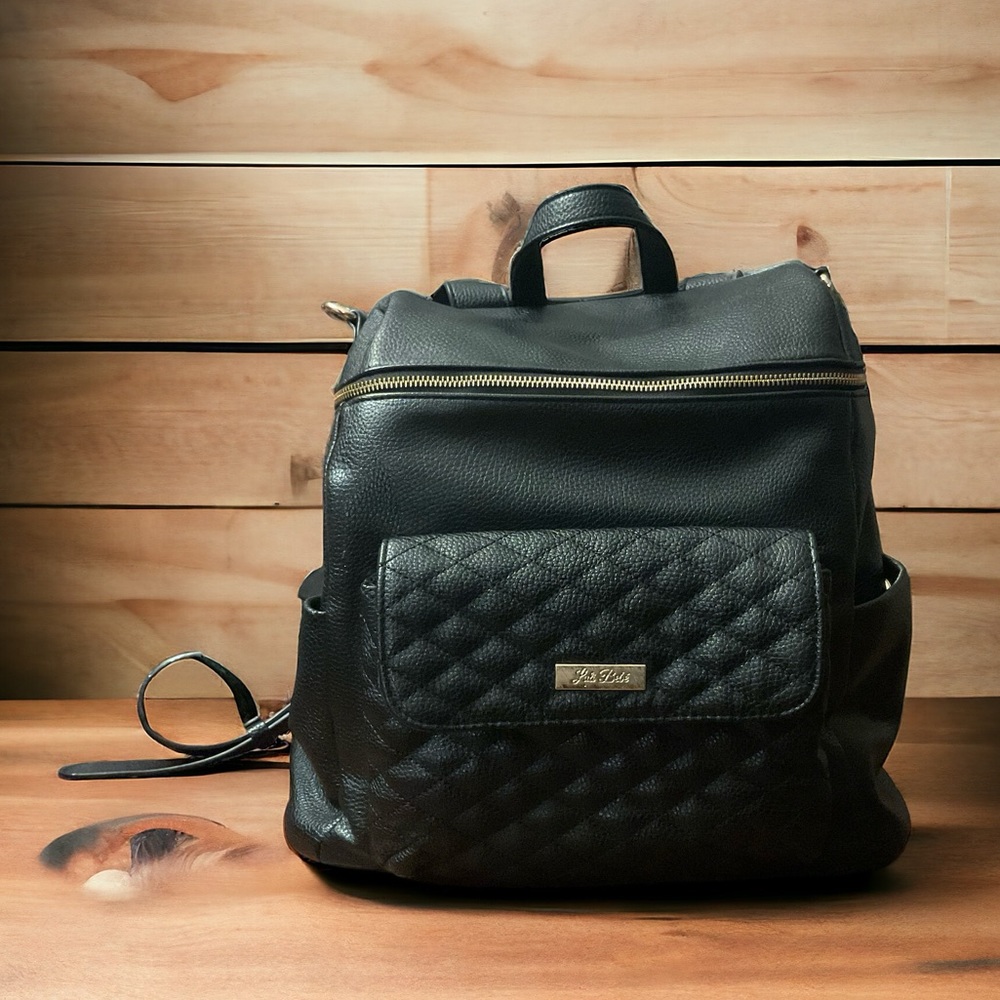 🔥Gorgeous Luli Bebe Quality Vegan Leather Gold Hardware Silk Lined Bag! - Picture 7 of 10